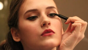 خط چشم مایع