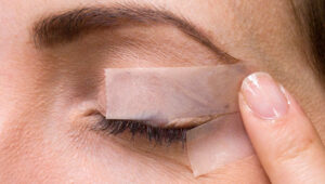 میکاپ با چسب