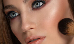 رژگونه و براش مناسب آن